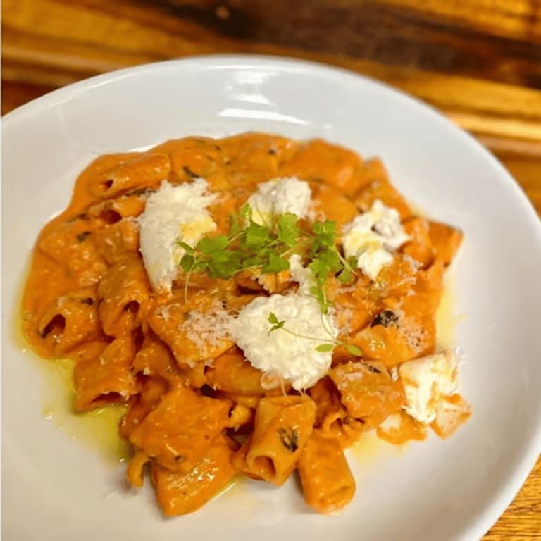 Fresh Salads: Italian, Seafood, Vegetarian Options